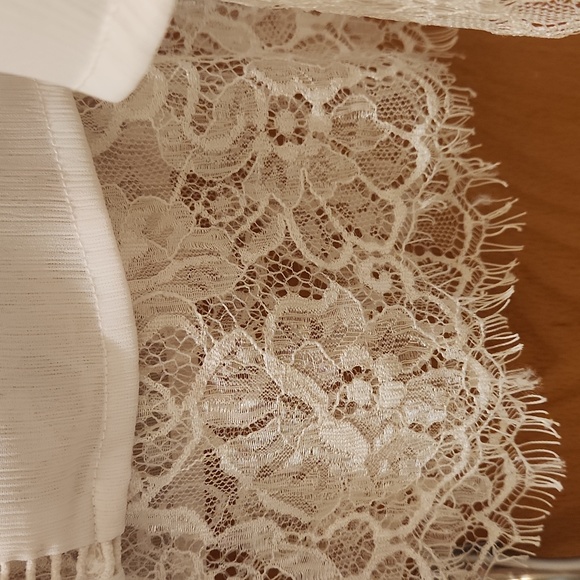 White Cold Shoulder Blouse - Picture 5 of 6